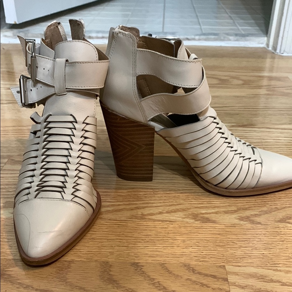 Gianni Bini Women's Cream Heeled Ankle Boots
